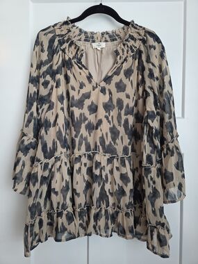 0061.  entro Beige and Charcoal Smocked Neck Blouse